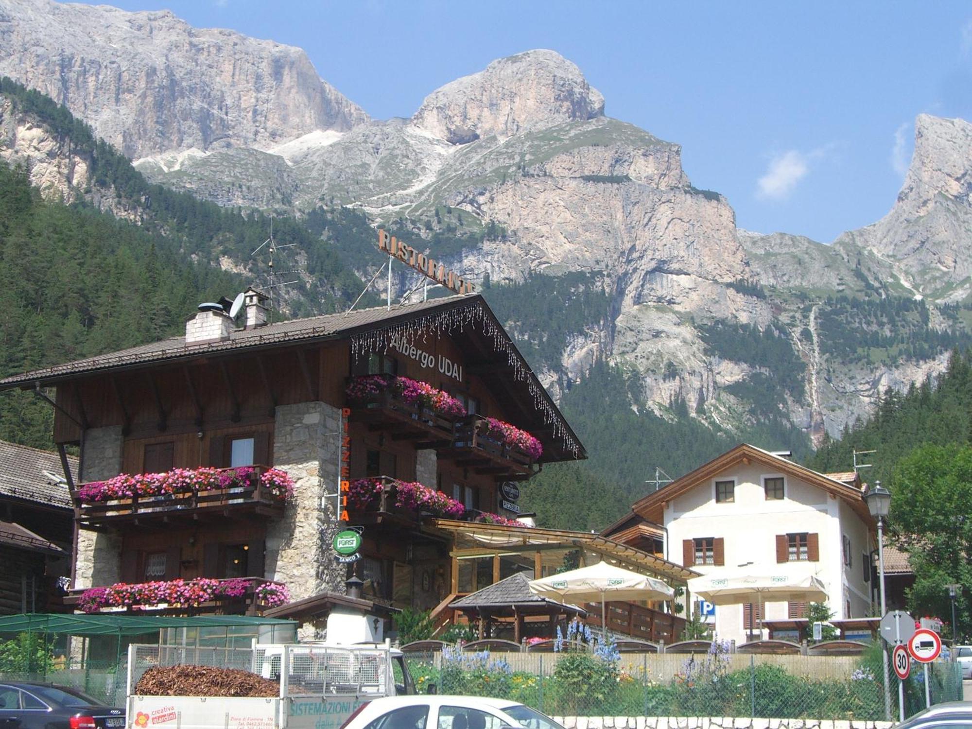 Garni Val Udai Hotel Mazzin Luaran gambar