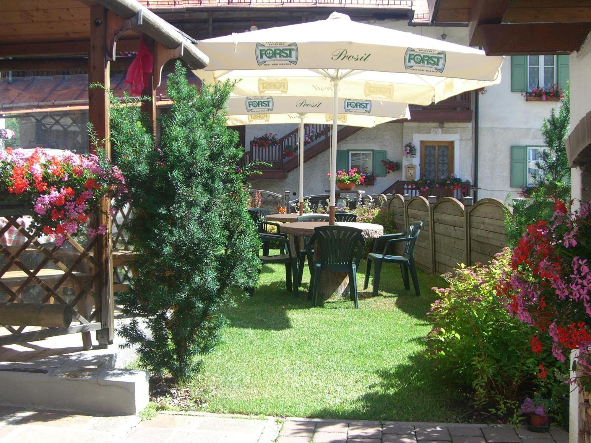 Garni Val Udai Hotel Mazzin Luaran gambar
