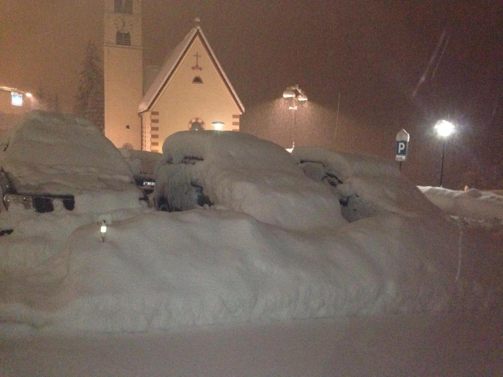 Garni Val Udai Hotel Mazzin Luaran gambar