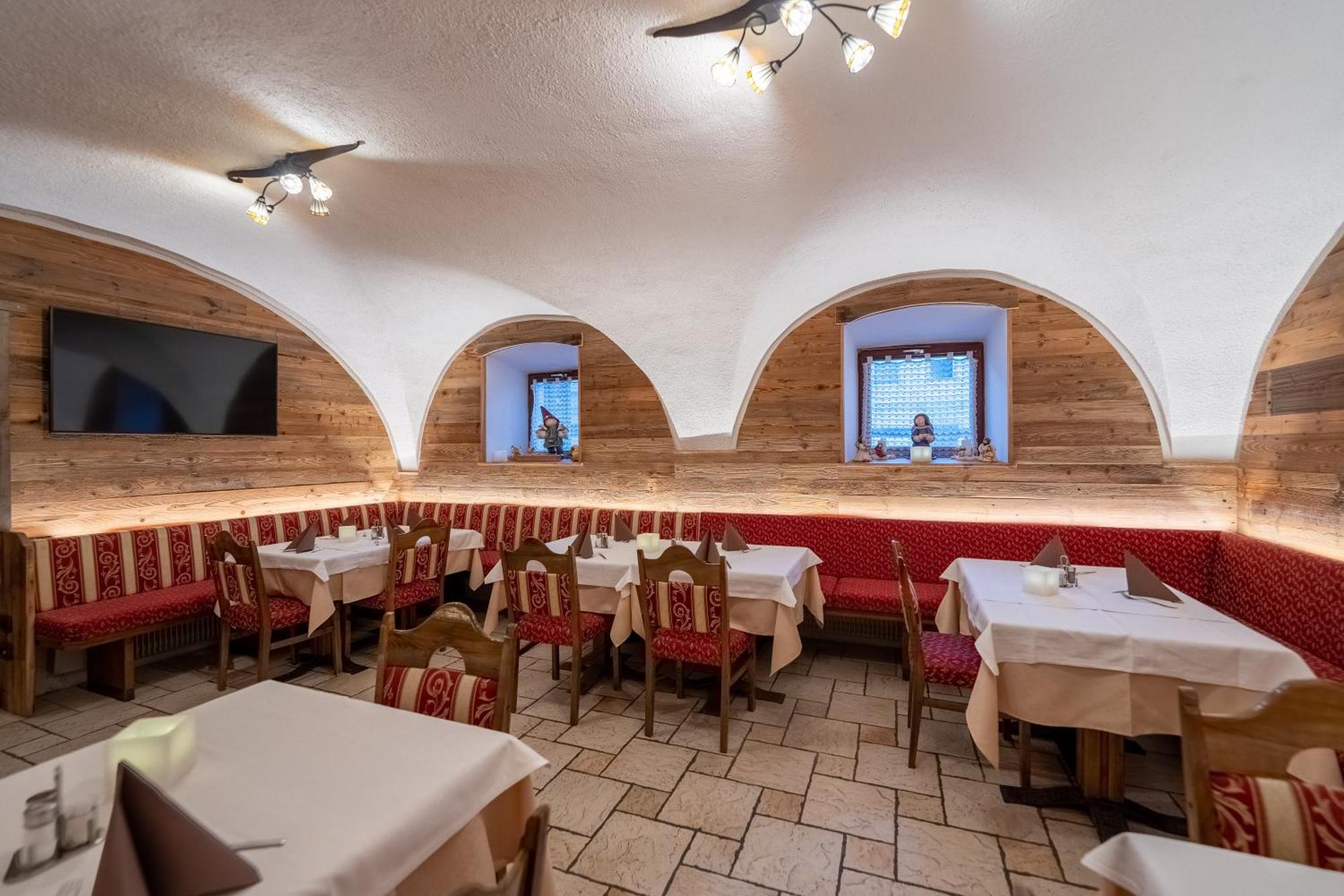 Garni Val Udai Hotel Mazzin Luaran gambar