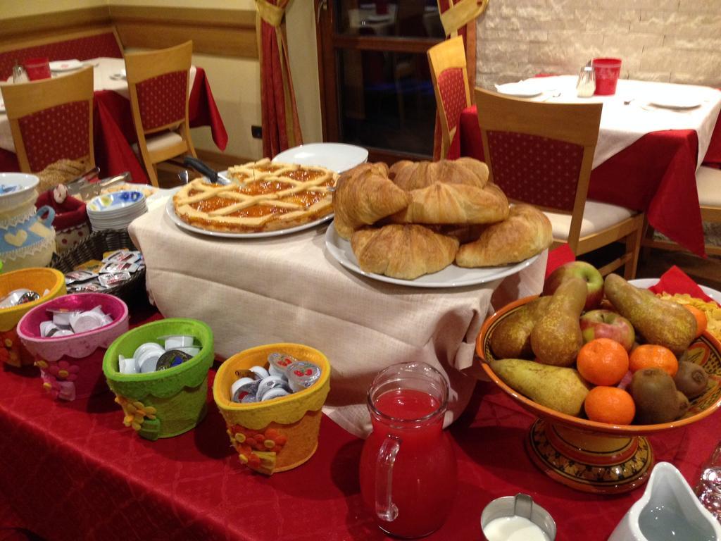 Garni Val Udai Hotel Mazzin Luaran gambar